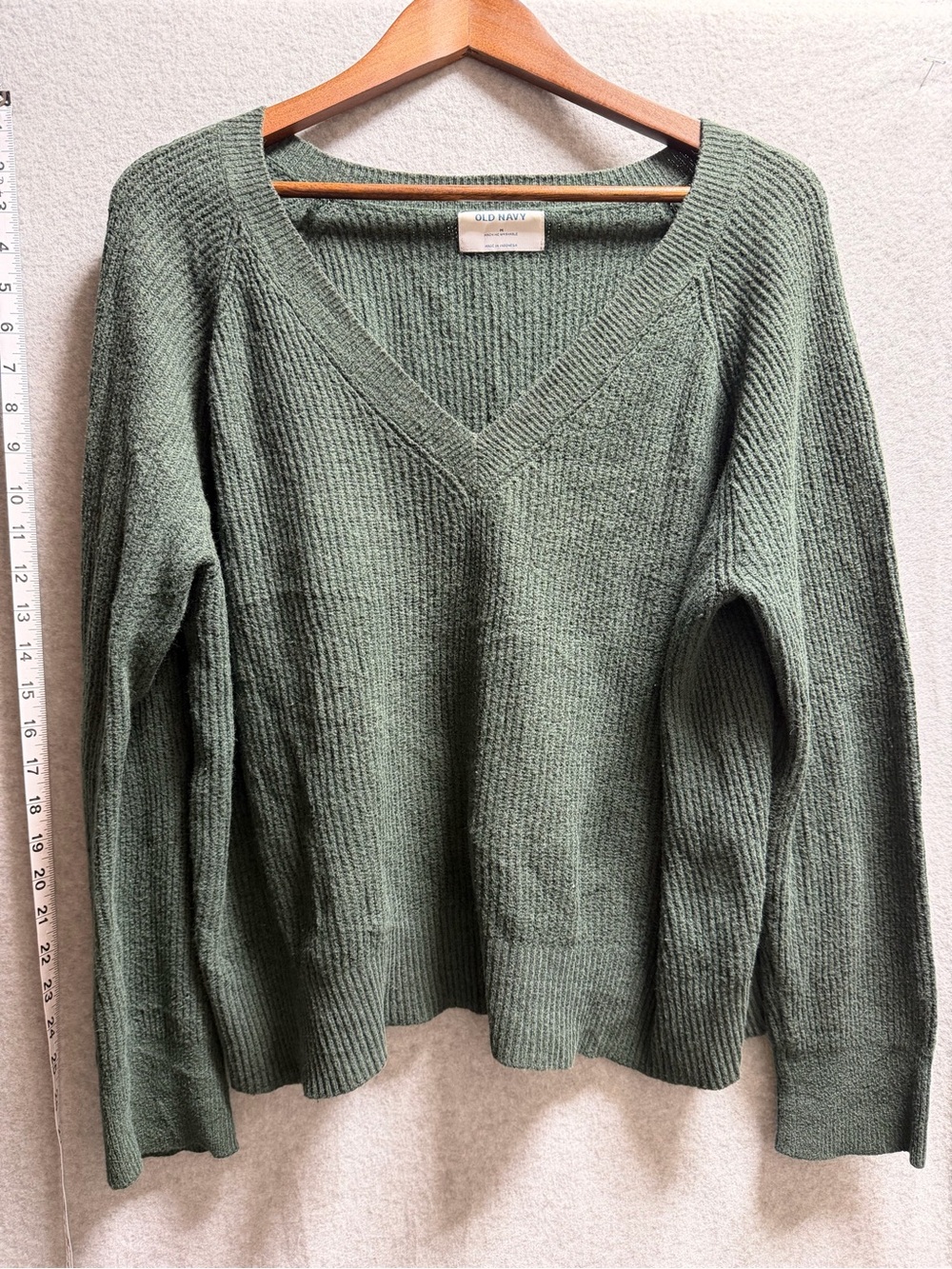 Old Navy Olive Green V-Neck Ribbed Pullover Sweater